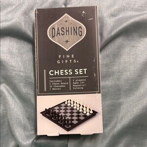 Dashing Chess Set with Magnetic Board